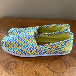 Women’s Tom’s, never worn!